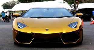 Золотой Lamborghini обслужился у официального дилера и выгорел дотла