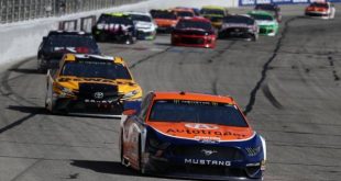 NASCAR: Кезеловски открывает счет победам в сезоне-2019